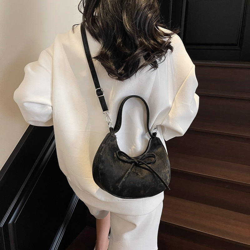 Design-forward Underarmshoulder Bag