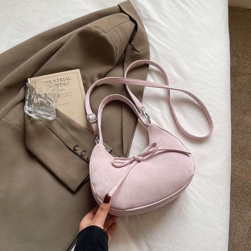 Design-forward Underarmshoulder Bag